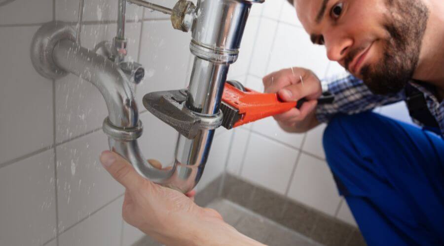 Professional same day plumber services in Dundee, IA